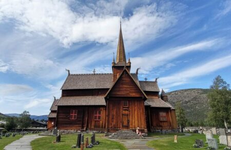 Lom church